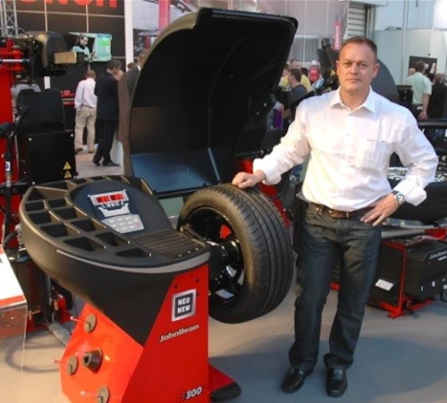 David Barendse of GTS Garage Equipment at the Snap-On factory